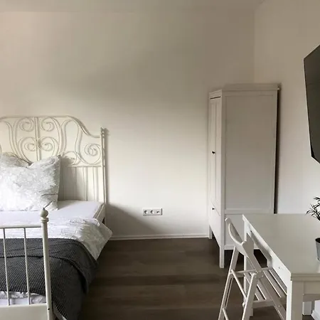 Mini Messezimmer Naehe Duesseldorf, 25 Qm דירה הילדן